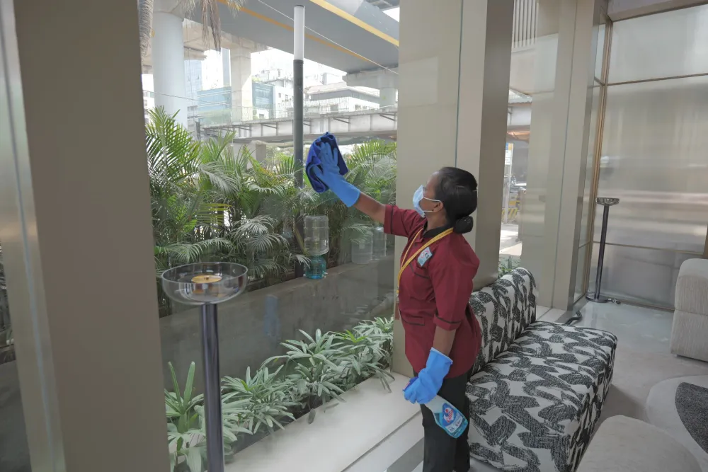 Facade & Glass Cleaning
